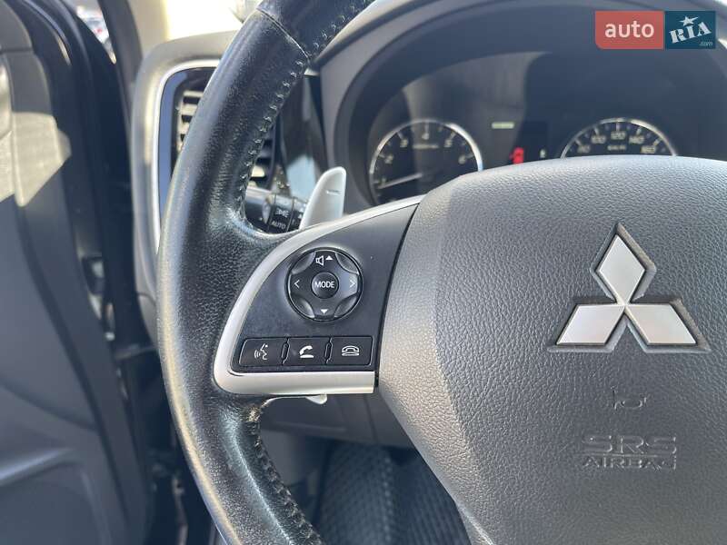 Внедорожник / Кроссовер Mitsubishi Outlander 2013 в Львове фото 25 Внедорожник / Кроссовер Mitsubishi Outlander 2013 в Львове