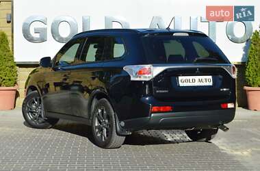 Внедорожник / Кроссовер Mitsubishi Outlander 2013 в 