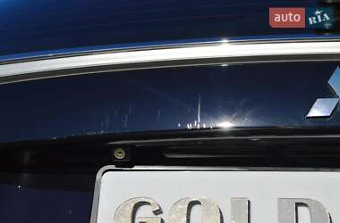 Внедорожник / Кроссовер Mitsubishi Outlander 2013 в 