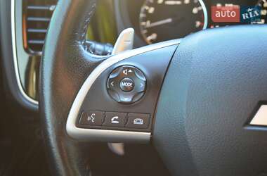 Внедорожник / Кроссовер Mitsubishi Outlander 2013 в 