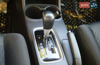 Внедорожник / Кроссовер Mitsubishi Outlander 2013 в 