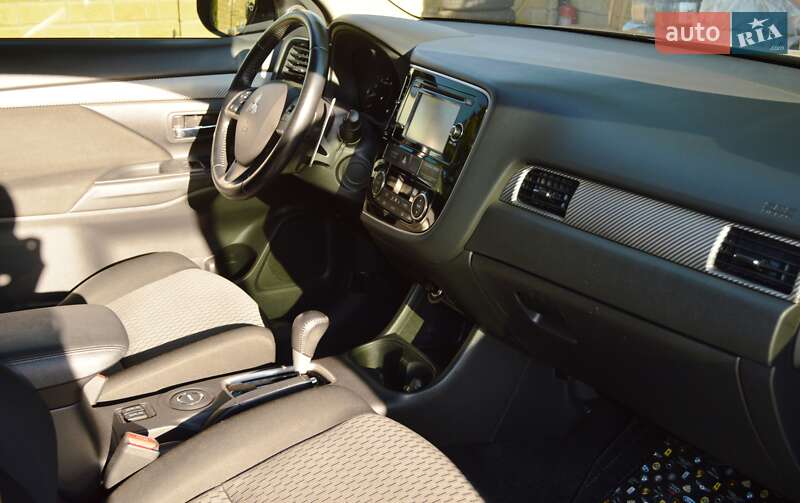 Внедорожник / Кроссовер Mitsubishi Outlander 2013 в Одессе фото 34 Внедорожник / Кроссовер Mitsubishi Outlander 2013 в Одессе