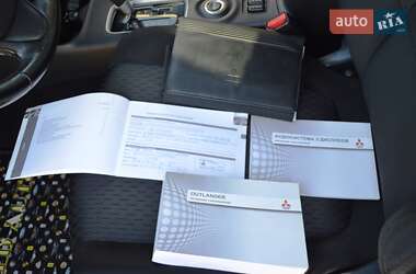 Внедорожник / Кроссовер Mitsubishi Outlander 2013 в 