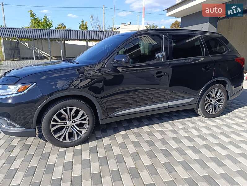 Позашляховик / Кросовер Mitsubishi Outlander 2016 в Білій Церкві фото 9 Позашляховик / Кросовер Mitsubishi Outlander 2016 в Білій Церкві