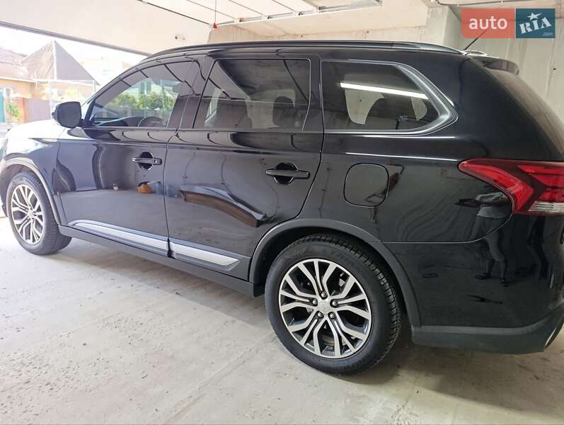 Позашляховик / Кросовер Mitsubishi Outlander 2016 в Білій Церкві фото 14 Позашляховик / Кросовер Mitsubishi Outlander 2016 в Білій Церкві