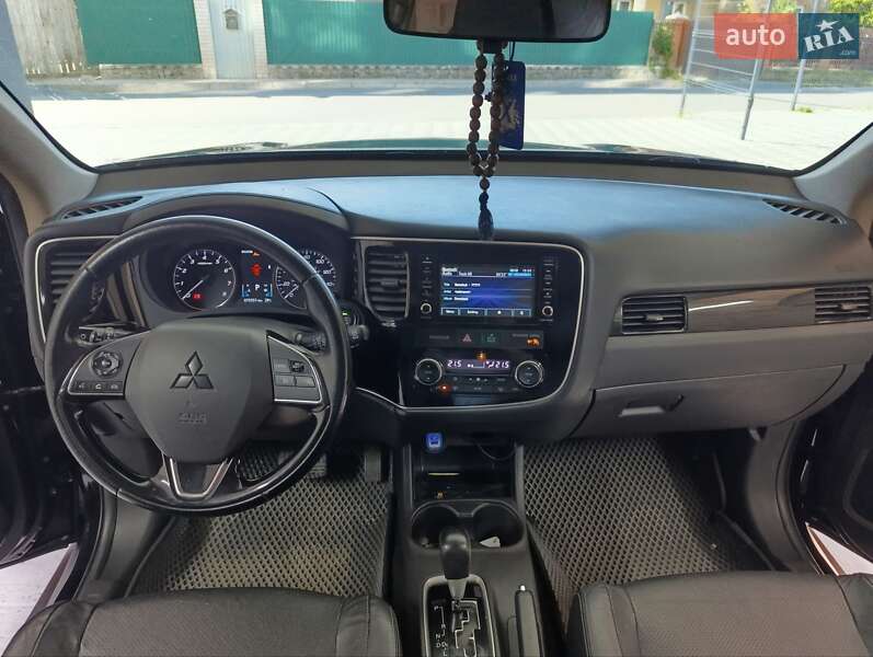 Позашляховик / Кросовер Mitsubishi Outlander 2016 в Білій Церкві фото 32 Позашляховик / Кросовер Mitsubishi Outlander 2016 в Білій Церкві