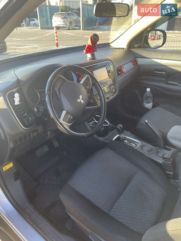 Позашляховик / Кросовер Mitsubishi Outlander 2013 в Львові