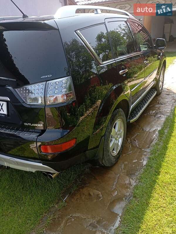 Внедорожник / Кроссовер Mitsubishi Outlander 2009 в Сторожинце