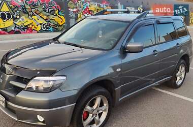 Внедорожник / Кроссовер Mitsubishi Outlander 2003 в 