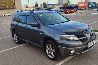 Позашляховик / Кросовер Mitsubishi Outlander 2003 в Києві