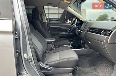 Внедорожник / Кроссовер Mitsubishi Outlander 2021 в 