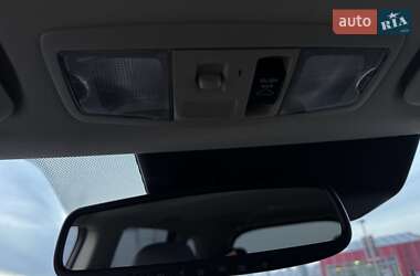Внедорожник / Кроссовер Mitsubishi Outlander 2018 в 