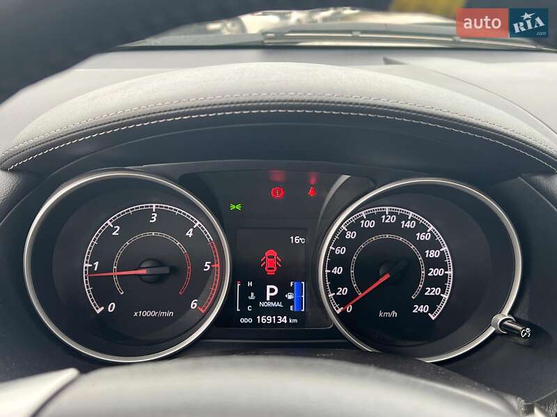 Позашляховик / Кросовер Mitsubishi Outlander 2012 в Львові фото 8 Позашляховик / Кросовер Mitsubishi Outlander 2012 в Львові