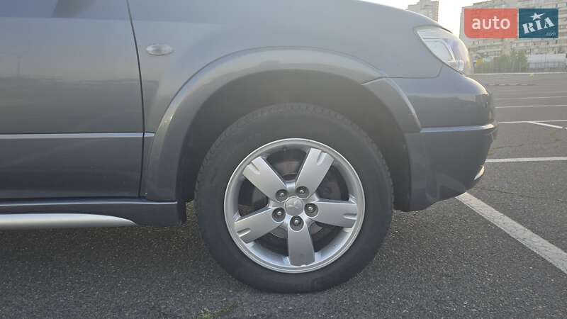 Внедорожник / Кроссовер Mitsubishi Outlander 2007 в Киеве