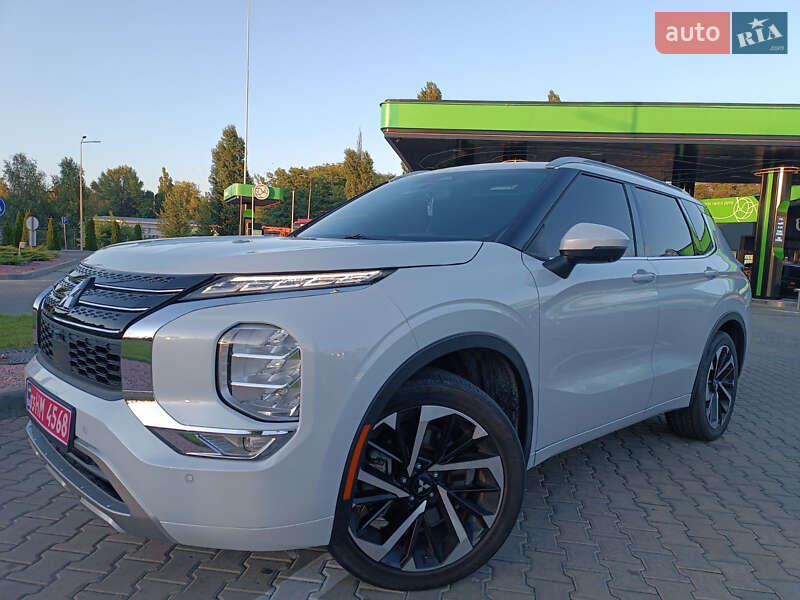 Внедорожник / Кроссовер Mitsubishi Outlander 2022 в Кременчуге