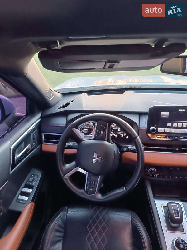 Внедорожник / Кроссовер Mitsubishi Outlander 2022 в Кременчуге