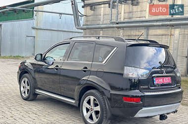Внедорожник / Кроссовер Mitsubishi Outlander 2011 в 