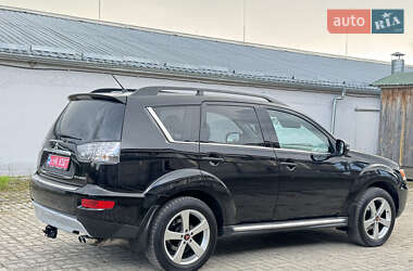 Внедорожник / Кроссовер Mitsubishi Outlander 2011 в 