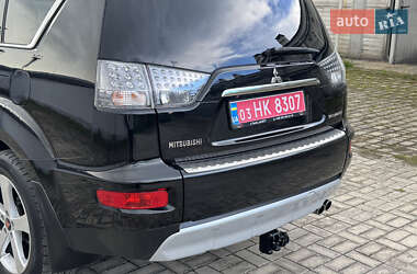 Внедорожник / Кроссовер Mitsubishi Outlander 2011 в 