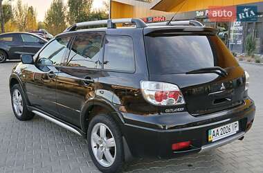 Внедорожник / Кроссовер Mitsubishi Outlander 2007 в Киеве