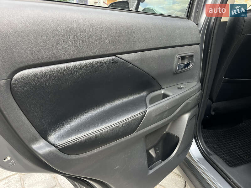 Позашляховик / Кросовер Mitsubishi Outlander 2013 в Білій Церкві