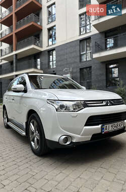 Позашляховик / Кросовер Mitsubishi Outlander 2013 в Броварах