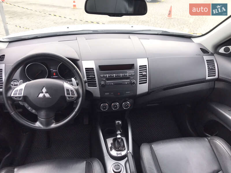Внедорожник / Кроссовер Mitsubishi Outlander 2011 в Черновцах