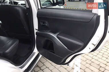 Внедорожник / Кроссовер Mitsubishi Outlander 2011 в 