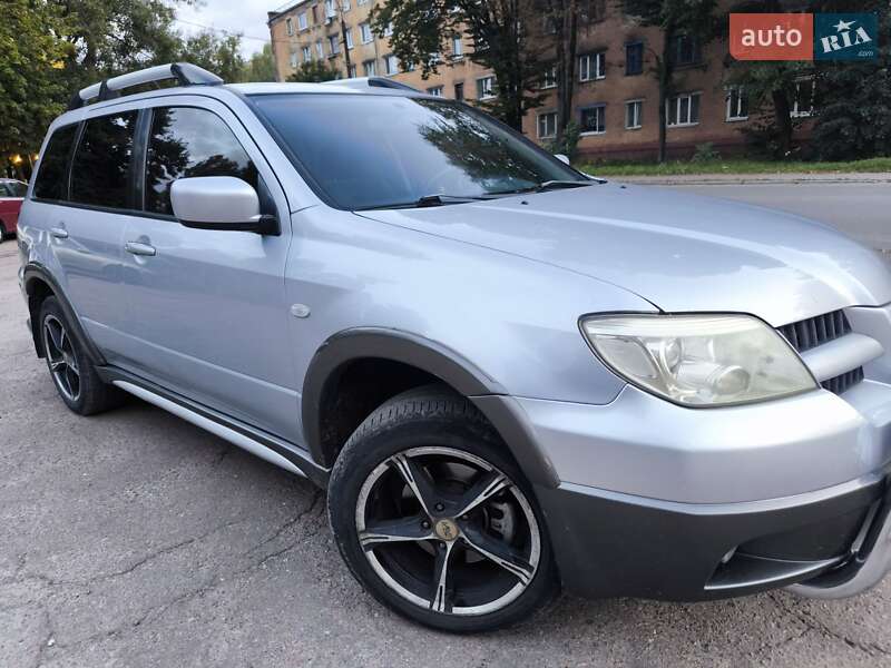 Внедорожник / Кроссовер Mitsubishi Outlander 2006 в Чернигове фото 2 Внедорожник / Кроссовер Mitsubishi Outlander 2006 в Чернигове