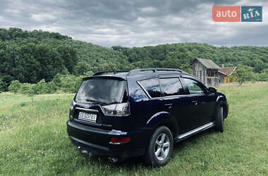 Внедорожник / Кроссовер Mitsubishi Outlander 2011 в 