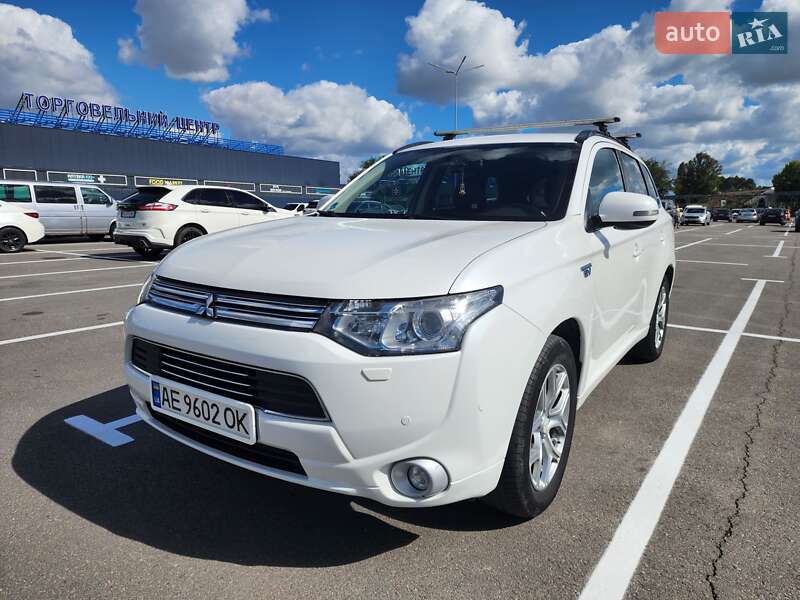 Mitsubishi Outlander 2014