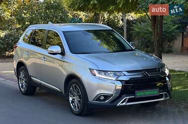Внедорожник / Кроссовер Mitsubishi Outlander 2020 в Одессе
