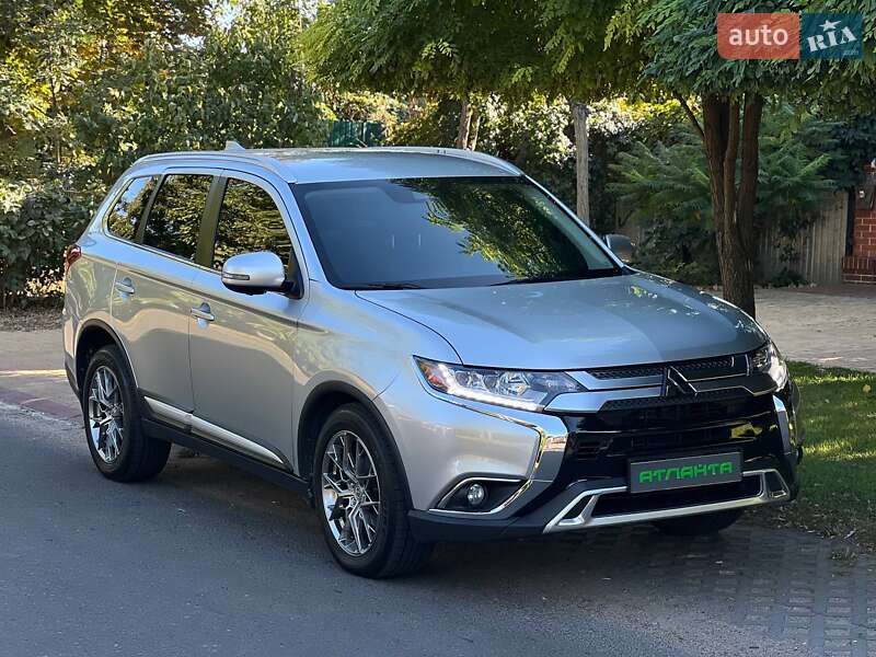 Mitsubishi Outlander 2020