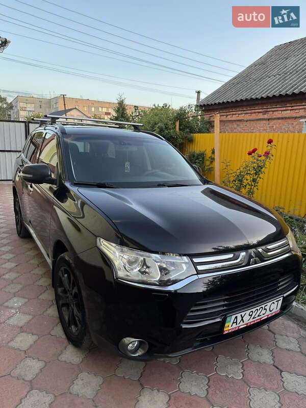 Mitsubishi Outlander 2012