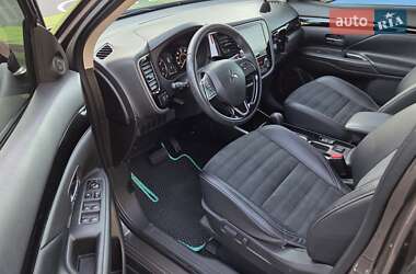 Внедорожник / Кроссовер Mitsubishi Outlander 2018 в 