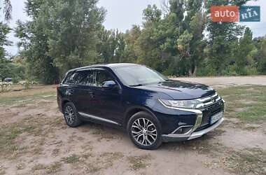 Внедорожник / Кроссовер Mitsubishi Outlander 2015 в Кропивницком