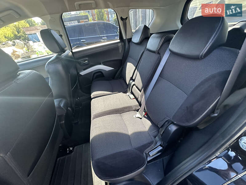 Позашляховик / Кросовер Mitsubishi Outlander 2009 в Ніжині