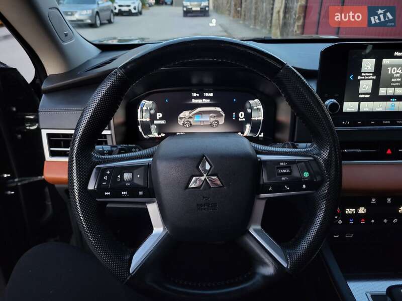 Позашляховик / Кросовер Mitsubishi Outlander 2022 в Львові