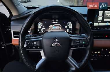 Внедорожник / Кроссовер Mitsubishi Outlander 2022 в 