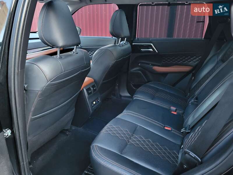 Позашляховик / Кросовер Mitsubishi Outlander 2022 в Львові