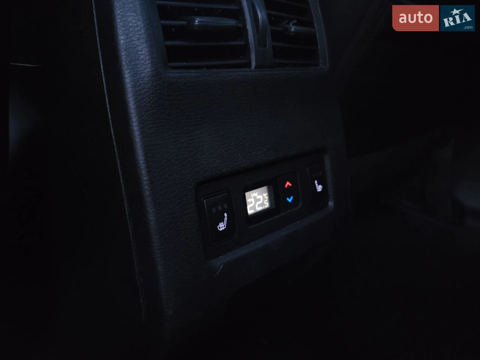 2022 Mitsubishi Outlander - мініатюра 33