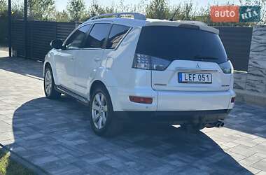 Внедорожник / Кроссовер Mitsubishi Outlander 2010 в 