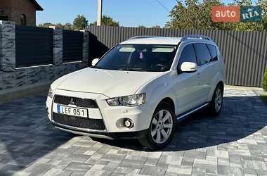 Внедорожник / Кроссовер Mitsubishi Outlander 2010 в 