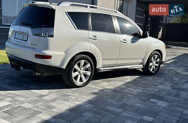 Внедорожник / Кроссовер Mitsubishi Outlander 2010 в 