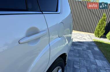 Внедорожник / Кроссовер Mitsubishi Outlander 2010 в 