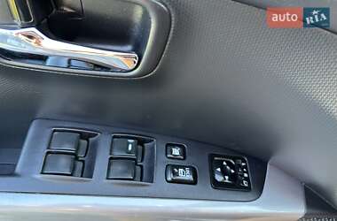 Внедорожник / Кроссовер Mitsubishi Outlander 2010 в 