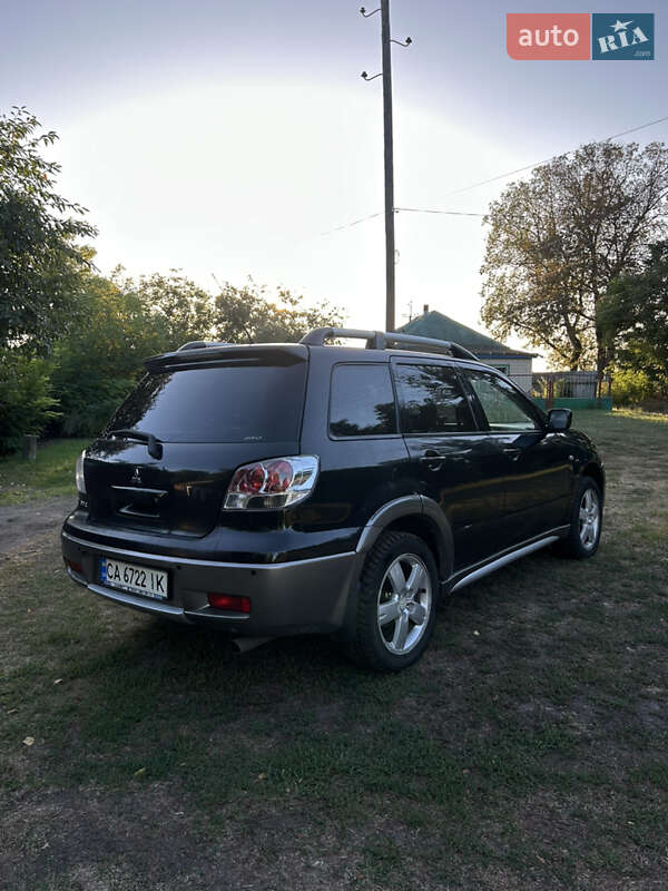 Позашляховик / Кросовер Mitsubishi Outlander 2006 в Чорнобаї