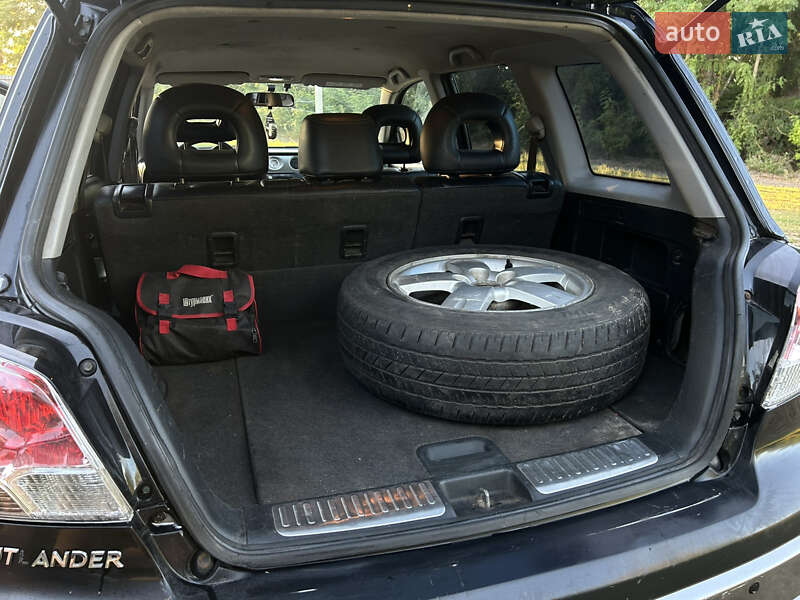 Позашляховик / Кросовер Mitsubishi Outlander 2006 в Чорнобаї