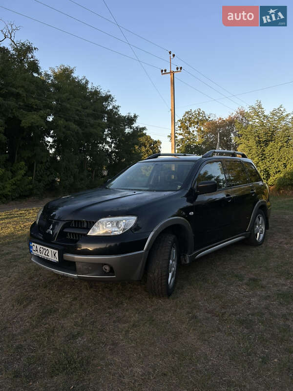 Позашляховик / Кросовер Mitsubishi Outlander 2006 в Чорнобаї