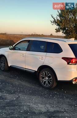 Внедорожник / Кроссовер Mitsubishi Outlander 2018 в Слобожанском